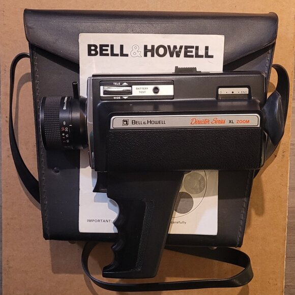 VTG Bell & Howell Director Series XL Movie Cam w/Case and Manual Not Working - Picture 11 of 12